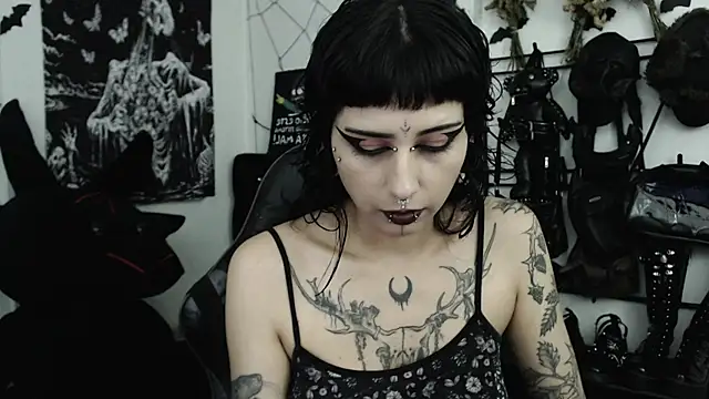 Snapshot of n0sferatus__ chatting on 08-07-26, 03:19 n0sferatus online show from 08-07-26, 03:19