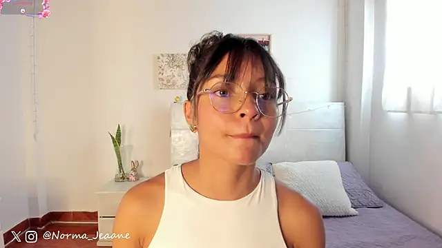 Norma-Jeaane online show from 12-16-24, 04:38