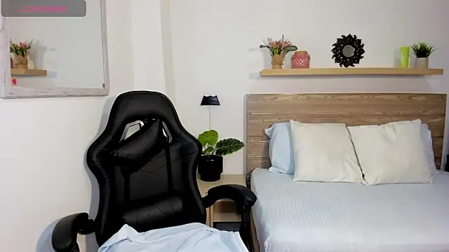 chaymae nah  online show from 01-18-25, 12:47