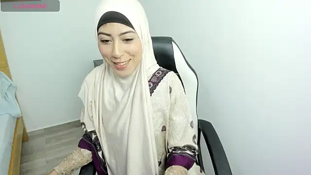 chaymae nah  online show from 03-10-25, 12:37