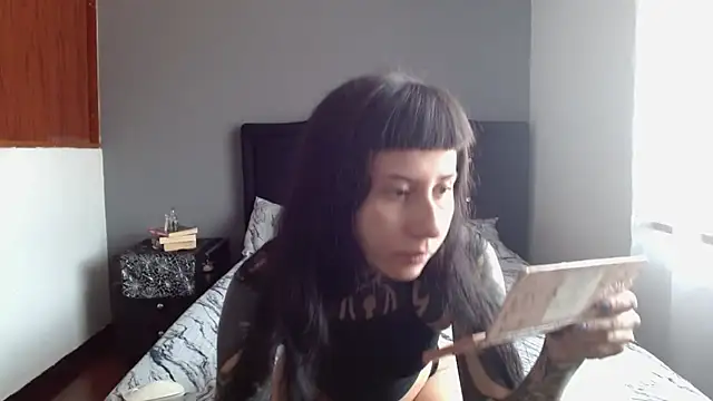 Emilia 1995 online show from 09-24-25, 01:36