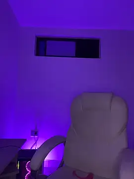 nyna 1 online show from 04-18-26, 02:04