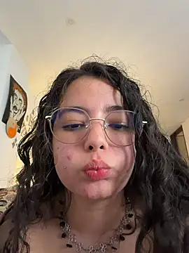 Snapshot of Antoniart_ chatting on 06-17-26, 03:20 Antoniart online show from 06-17-26, 03:20