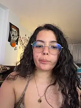 Snapshot of Antoniart_ chatting on 06-18-26, 03:51 Antoniart online show from 06-18-26, 03:51