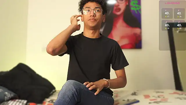 Snapshot of harrytwink18 chatting on 12-09-24, 01:13 harrytwink18 online show from 12-09-24, 01:13