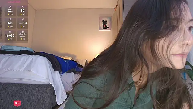 Snapshot of HelennaMoon_ chatting on 12-19-25, 03:41 HelennaMoon online show from 12-19-25, 03:41