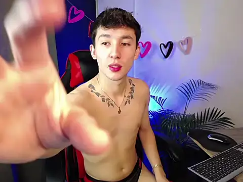 Snapshot of SebasstianGrand chatting on 02-16-25, 09:05 SebasstianGrand online show from 02-16-25, 09:05