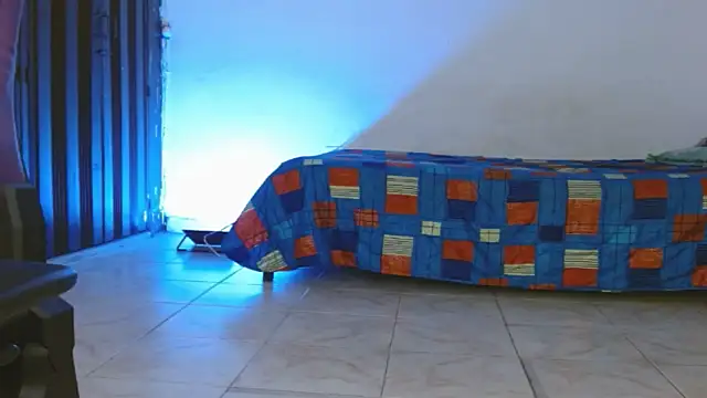 engielphoenis14 online show from 11-30-25, 09:52