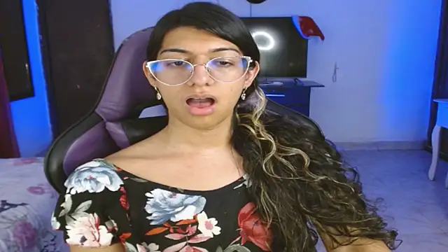 engielphoenis14 online show from 12-15-25, 12:59