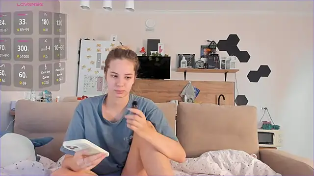 Girl alone home online show from 09-19-25, 03:41