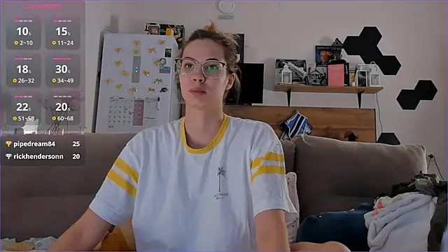 Girl alone home online show from 11-29-25, 04:37