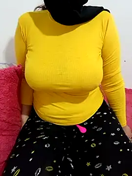 Snapshot of Saakoora chatting on 01-28-25, 02:42 Saakoora online show from 01-28-25, 02:42