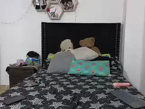 charlotte 077 online show from 02-04-25, 07:07