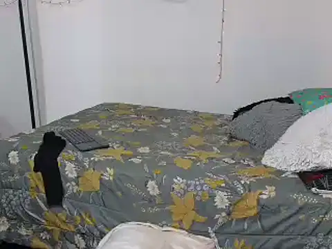 charlotte 077 online show from 03-04-25, 05:42