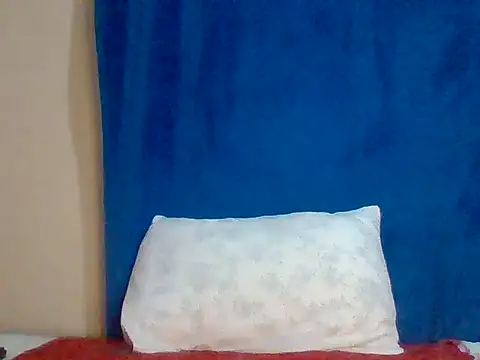 Snapshot of sweet_love00 chatting on 05-03-26, 02:06 sweet love00 online show from 05-03-26, 02:06