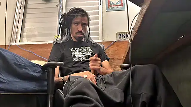 Snapshot of hotcamboy420 chatting on 02-03-25, 07:31 hotcamboy420 online show from 02-03-25, 07:31