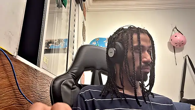 Snapshot of hotcamboy420 chatting on 02-11-25, 04:01 hotcamboy420 online show from 02-11-25, 04:01