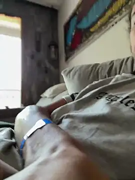 Snapshot of hotcamboy420 chatting on 03-06-25, 06:16 hotcamboy420 online show from 03-06-25, 06:16