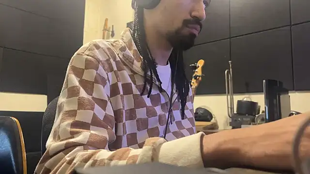 hotcamboy420 online show from 11-26-25, 03:51