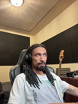 hotcamboy420 online show from 01-12-26, 07:08