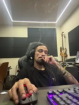 hotcamboy420 online show from 03-26-26, 04:51