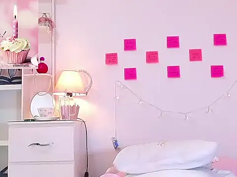 Snapshot of naissha- chatting on 02-05-25, 02:37 naissha- online show from 02-05-25, 02:37