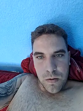 Snapshot of elcarli13 chatting on 06-14-26, 03:47 elcarli13 online show from 06-14-26, 03:47