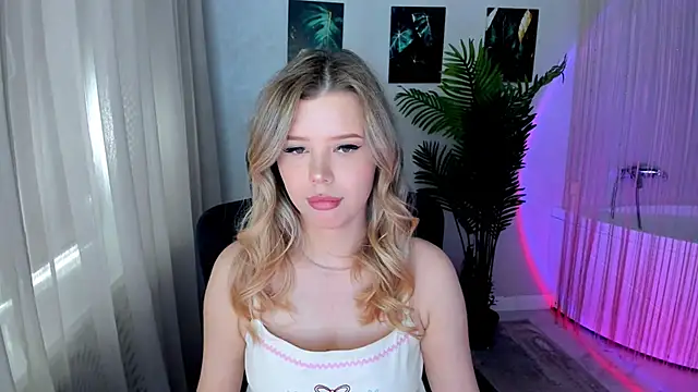 FollowLovee online show from 05-25-26, 03:56