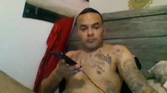 Snapshot of Houstonslong1 chatting on 01-27-25, 01:30 Houstonslong1 online show from 01-27-25, 01:30