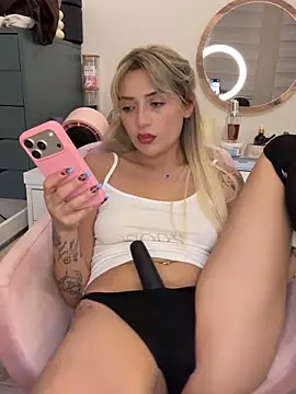 yaprakmericc online show from 10-31-25, 07:48