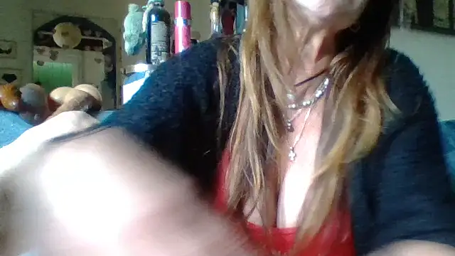 Snapshot of gildamilf chatting on 05-08-26, 03:17 gildamilf online show from 05-08-26, 03:17
