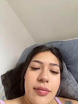 Snapshot of Latina_vanessa chatting on 11-22-25, 01:54 Latina vanessa online show from 11-22-25, 01:54