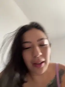 Snapshot of Latina_vanessa chatting on 11-27-25, 01:02 Latina vanessa online show from 11-27-25, 01:02