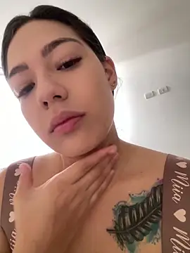 Snapshot of Latina_vanessa chatting on 12-02-25, 01:39 Latina vanessa online show from 12-02-25, 01:39