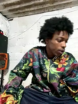 Larry-n-clouds online show from 12-21-25, 02:19