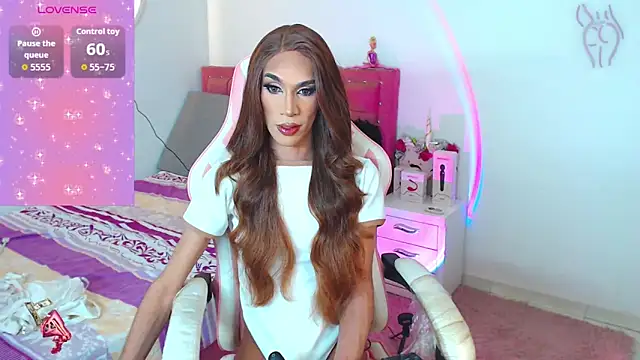 camila hootie online show from 12-20-25, 09:44