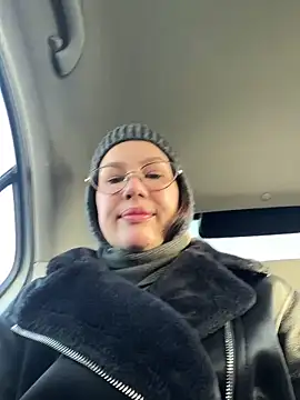 RinaCat online show from 11-29-25, 05:54