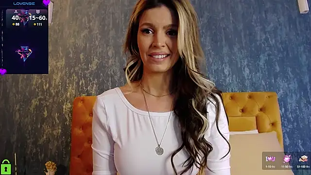 Snapshot of EvaDiamondXX chatting on 03-22-25, 01:30 EvaDiamondXX online show from 03-22-25, 01:30