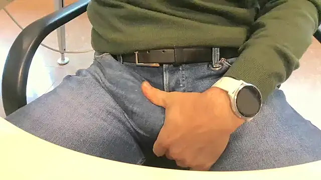 alessandroman2114 online show from 02-02-26, 11:09