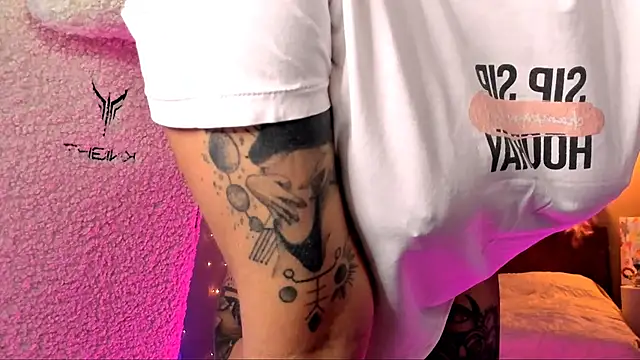 tykioty Miley online show from 01-17-25, 06:23