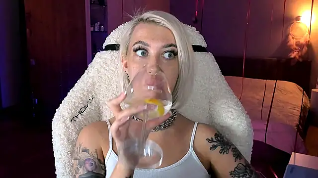 tykioty Miley online show from 03-01-25, 06:21