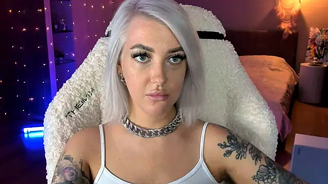 tykioty Miley online show from 10-26-25, 02:01