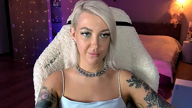 tykioty Miley online show from 11-14-25, 12:15