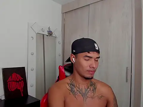 thomas latin boy online show from 05-16-26, 03:03