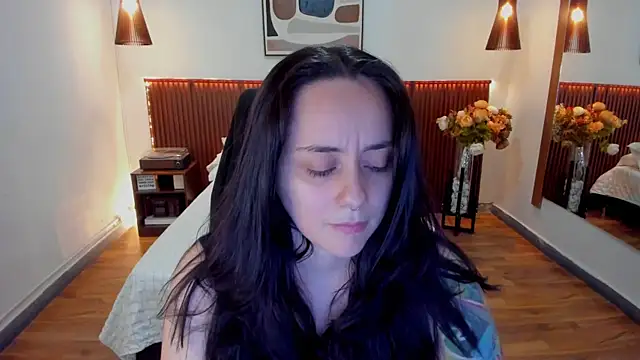Snapshot of KatherineBond chatting on 06-02-26, 07:16 KatherineBond online show from 06-02-26, 07:16