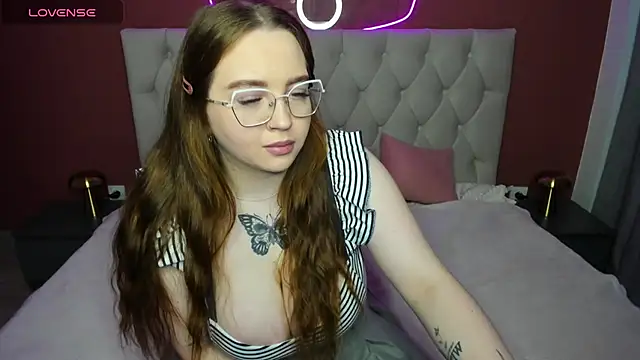 Emma adorablle online show from 03-20-25, 04:07