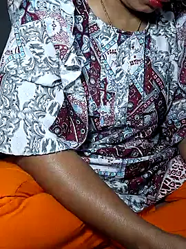 Snapshot of Priya_Bong chatting on 02-17-26, 05:04 Priya Bong online show from 02-17-26, 05:04