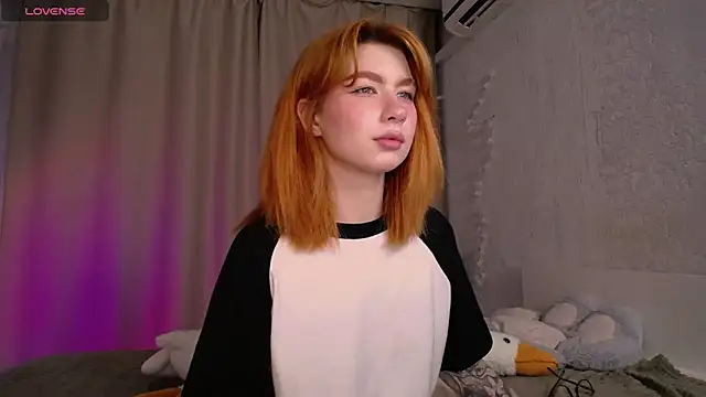 Snapshot of Evaa_Moonn_ chatting on 09-13-25, 11:04 Evaa Moonn  online show from 09-13-25, 11:04