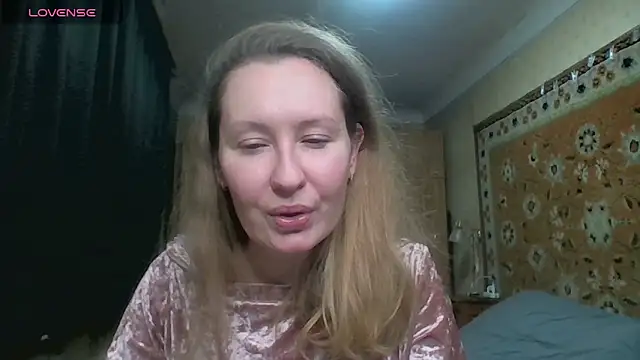 AnnaXLovers online show from 12-18-25, 03:40