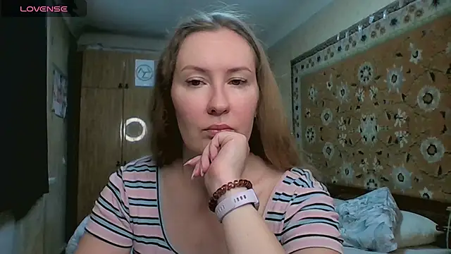 AnnaXLovers online show from 06-12-26, 06:56